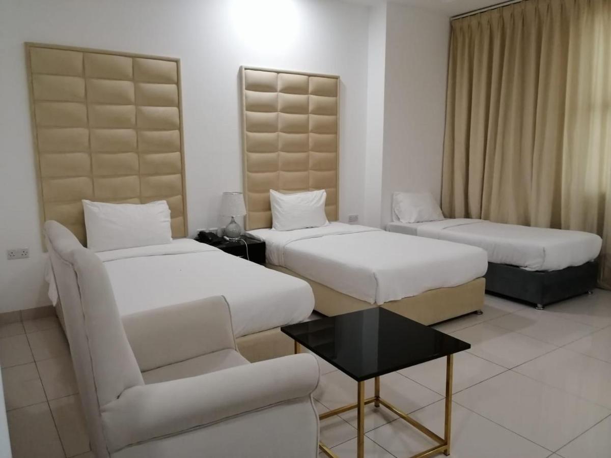 Parkside Plaza Muscat Hotel Exterior photo