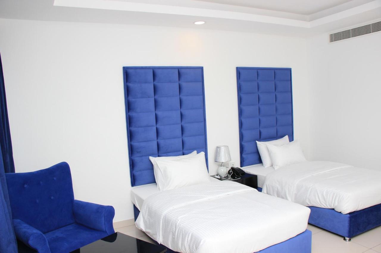 Parkside Plaza Muscat Hotel Exterior photo