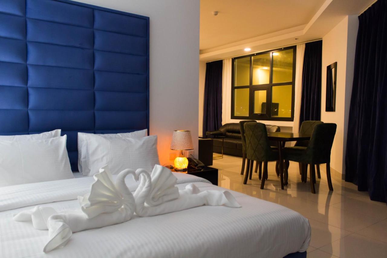 Parkside Plaza Muscat Hotel Exterior photo