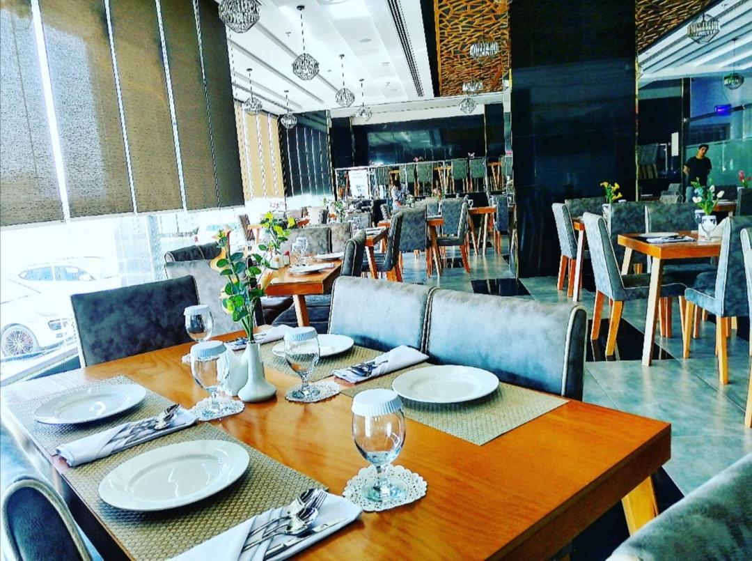 Parkside Plaza Muscat Hotel Exterior photo
