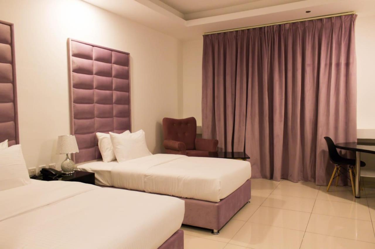 Parkside Plaza Muscat Hotel Exterior photo